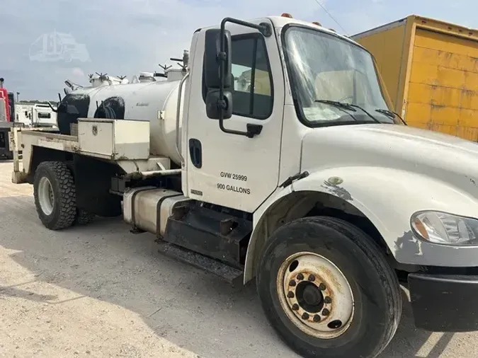 2012 FREIGHTLINER BUSINESS CLASS M2 106