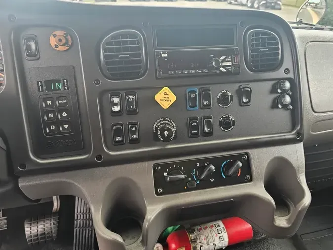 2021 FREIGHTLINER M2 106