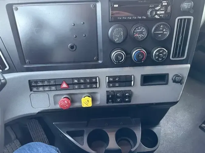 2022 FREIGHTLINER CA126