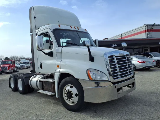 2017 FREIGHTLINER/MERCEDES CASCADIA 125