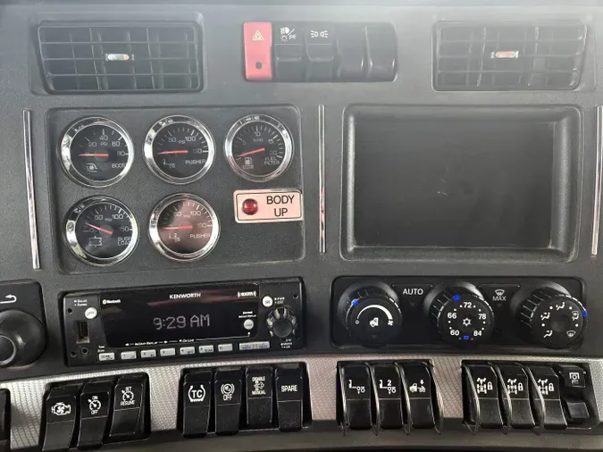 2021 Kenworth T880