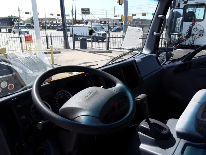 2018 ISUZU NPR HD