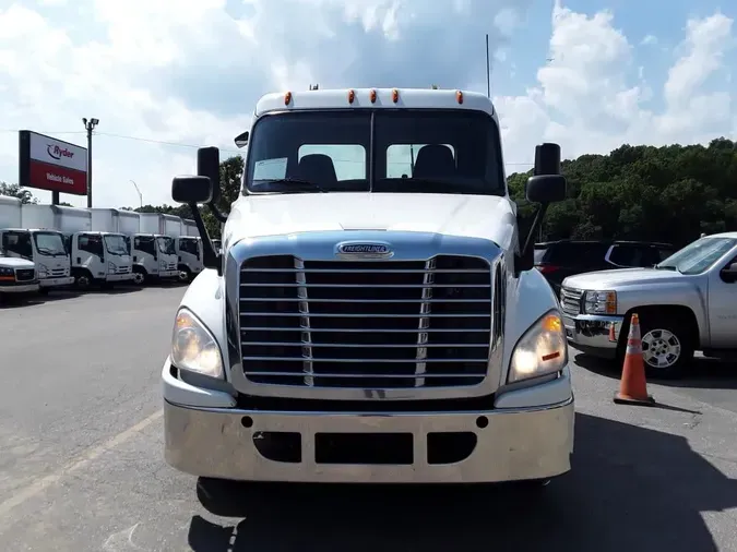 2019 FREIGHTLINER CASCADIA 125