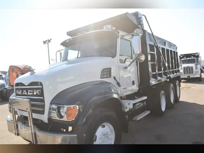 2005 MACK GRANITE CV713