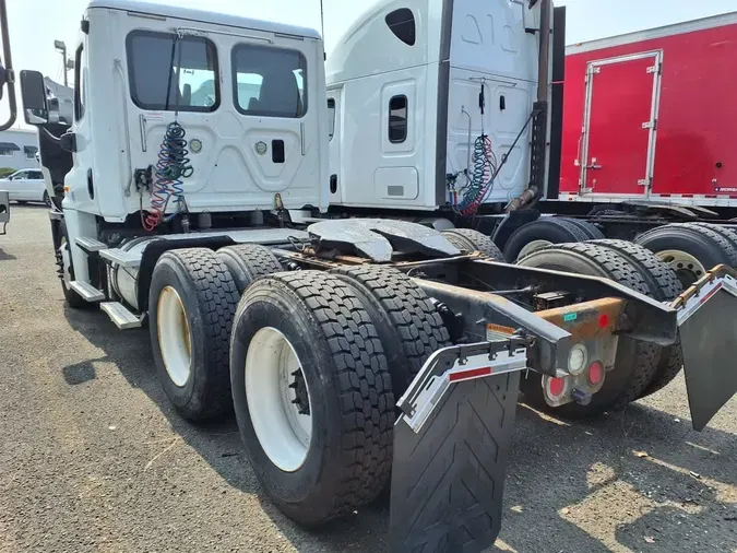 2015 FREIGHTLINER CASCADIA 125