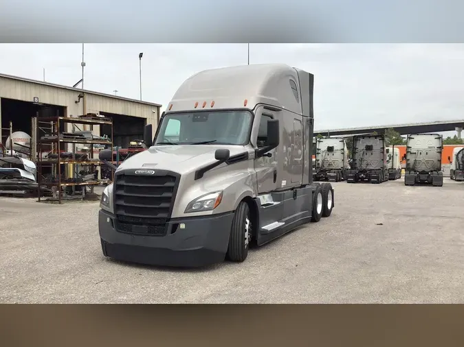 2022 Freightliner Cascadia 126