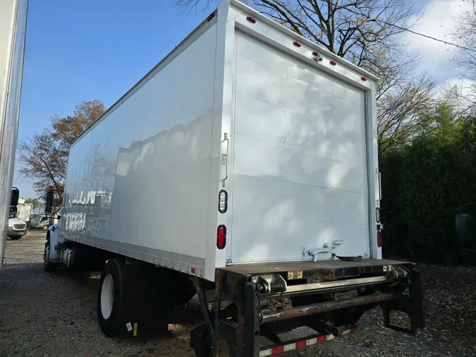 2016 FREIGHTLINER/MERCEDES M2 106