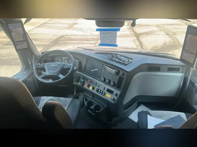 2022 Freightliner Cascadia 126