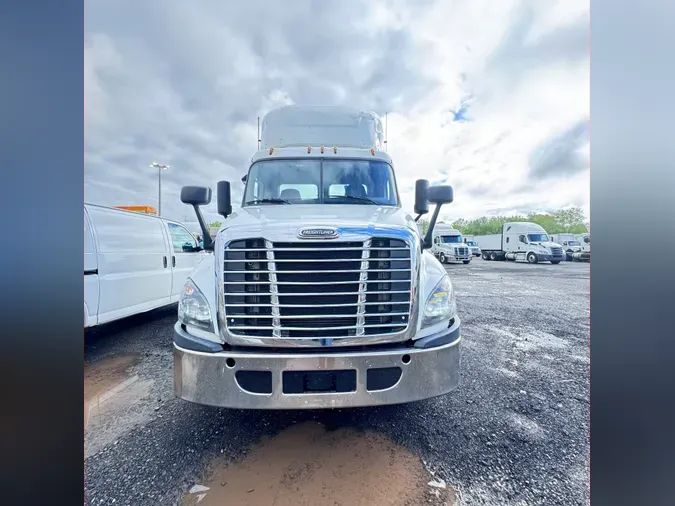 2019 FREIGHTLINER/MERCEDES CASCADIA 125