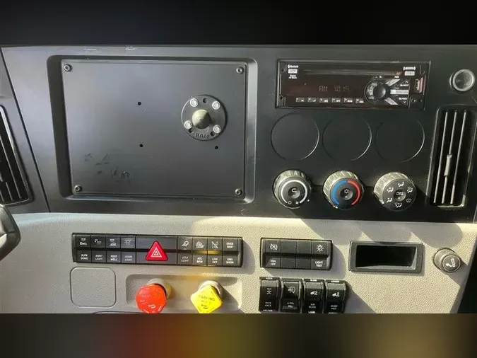 2020 FREIGHTLINER CA126