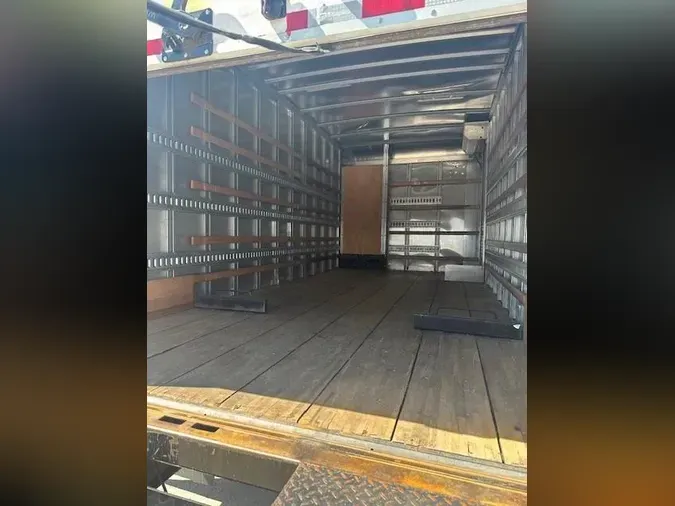 2018 Hino 195
