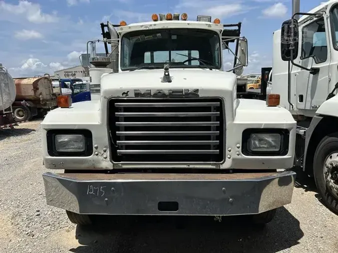 1992 MACK RD688S