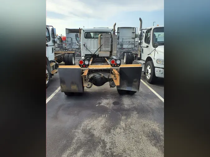 2015 FREIGHTLINER/MERCEDES M2 106