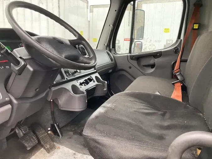 2014 FREIGHTLINER/MERCEDES M2 106