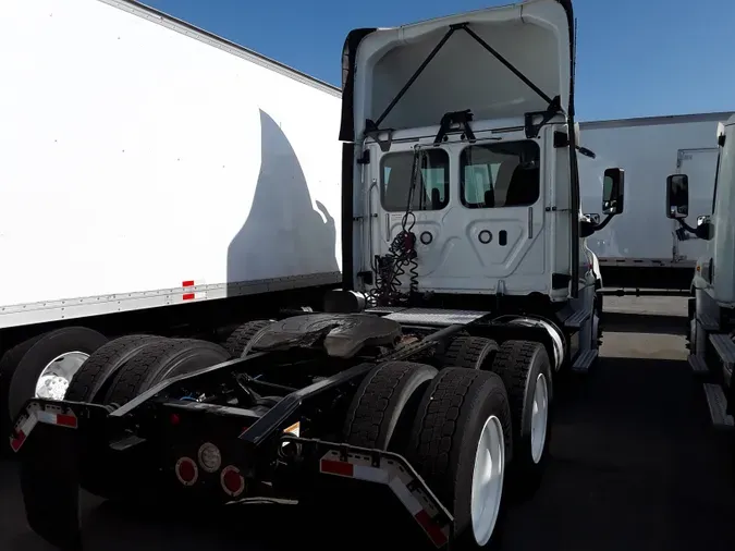 2018 FREIGHTLINER/MERCEDES CASCADIA 125