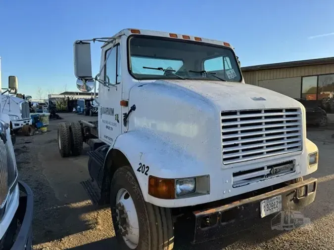 2003 INTERNATIONAL 8100