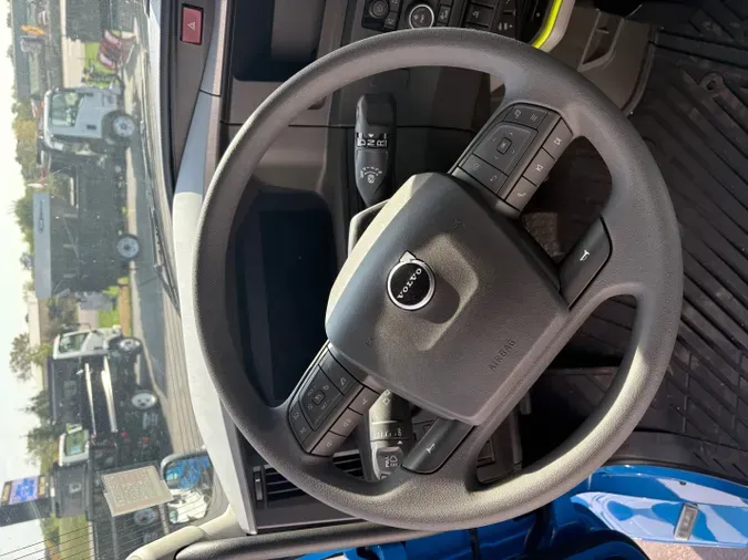 2026 VOLVO TRUCK VNL64TV04