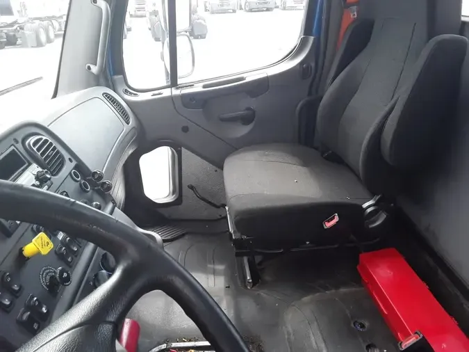 2020 FREIGHTLINER/MERCEDES M2 106778f65327bcdd2a88b750120097e272a
