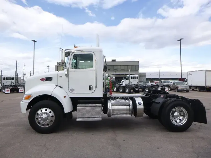 2018 Peterbilt 337