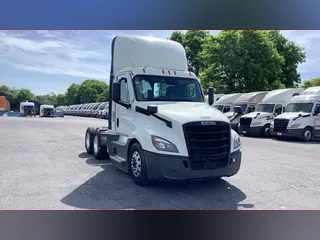 2021 Freightliner Cascadia 126