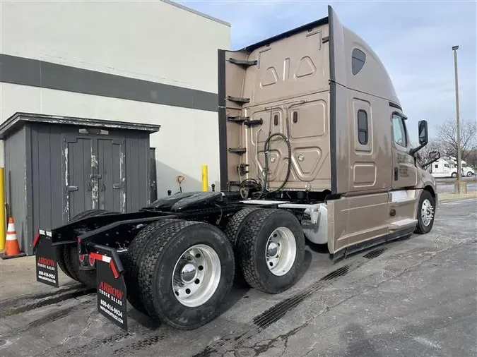 2020 FREIGHTLINER CASCADEVO1