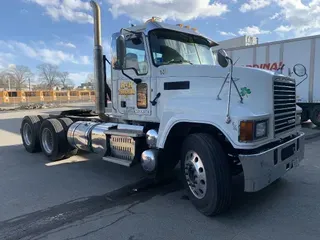 2015 MACK CHU613