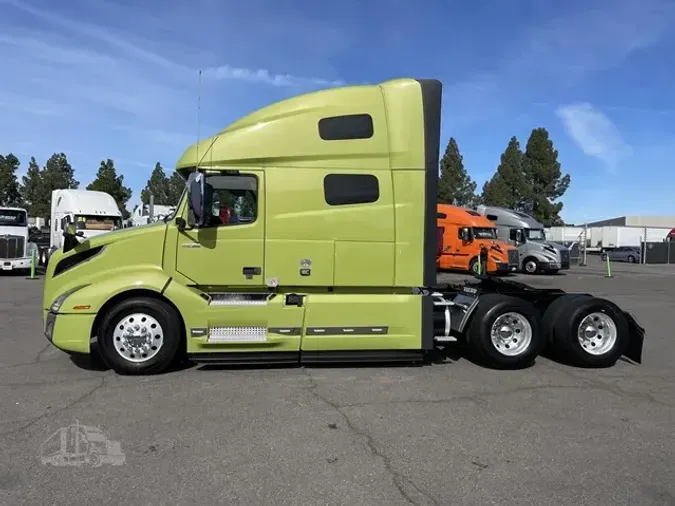 2023 VOLVO VNL64T760