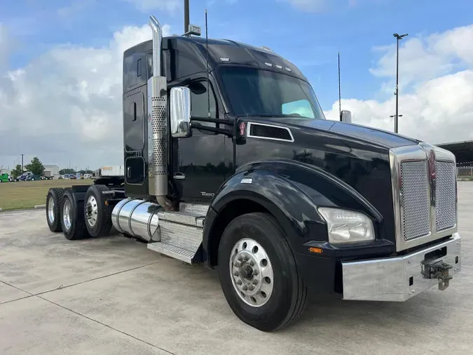 2021 Kenworth T880