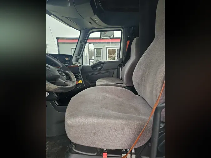 2019 NAVISTAR INTERNATIONAL LT625 SLPR CAB