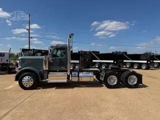 2027 PETERBILT 589