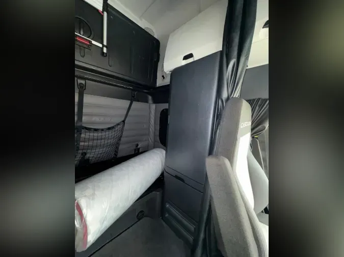 2022 FREIGHTLINER Cascadia 126