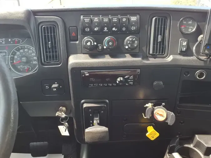 2020 NAVISTAR INTERNATIONAL MV607 (4X2)