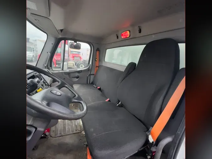 2020 FREIGHTLINER M2 106