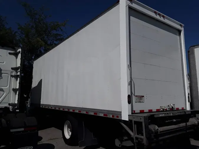 2018 FREIGHTLINER M2 106