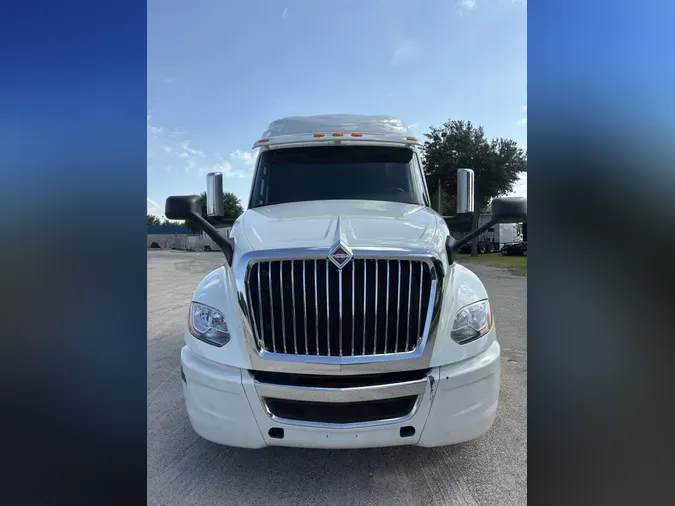 2021 International LT625