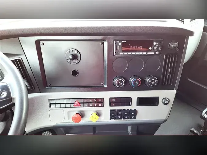 2022 FREIGHTLINER CA126