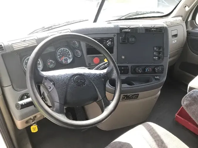 2018 Freightliner X12564ST