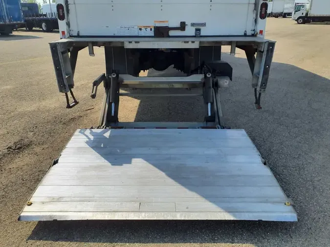 2018 FREIGHTLINER M2 106