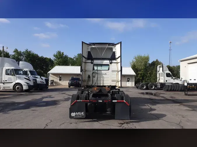 2019 Volvo VNL300