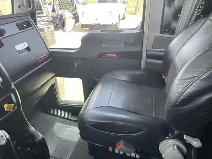 2020 Kenworth W900L