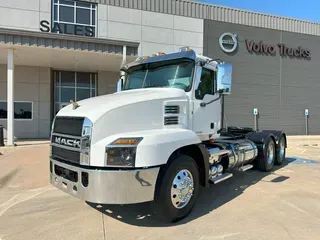 2019 MACK AN64T