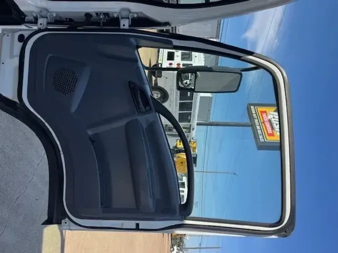 2022 Isuzu NPR-XD