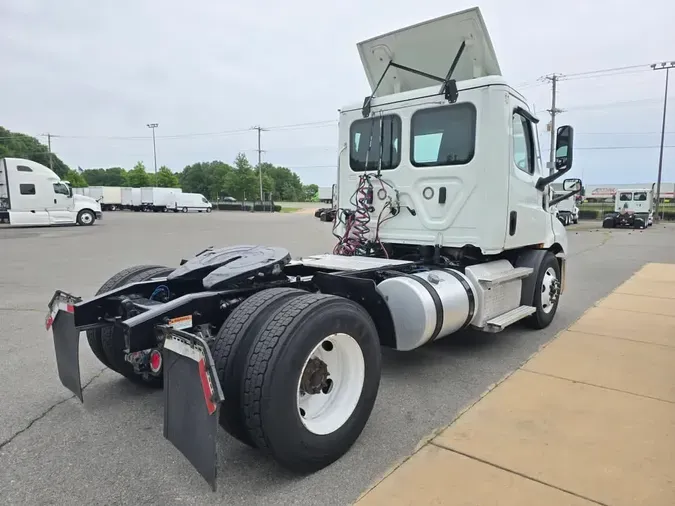 2020 FREIGHTLINER/MERCEDES NEW CASCADIA 11677b4826c64cf178c1252cbe5ea5dddfe