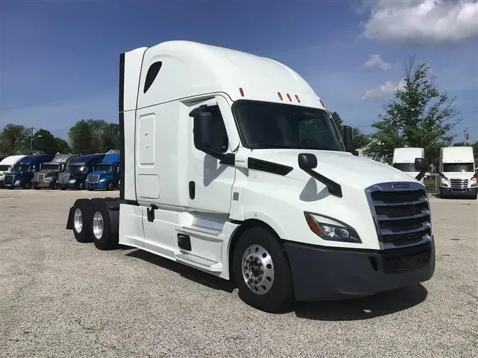 2021 FREIGHTLINER CA126