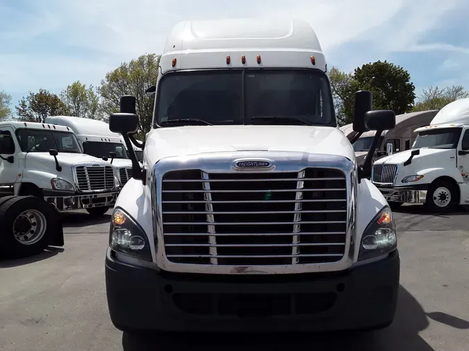 2019 FREIGHTLINER/MERCEDES CASCADIA 125