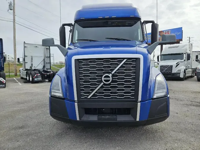 2021 VOLVO VNL64T760