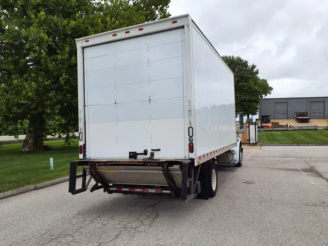 2015 FREIGHTLINER/MERCEDES M2 106