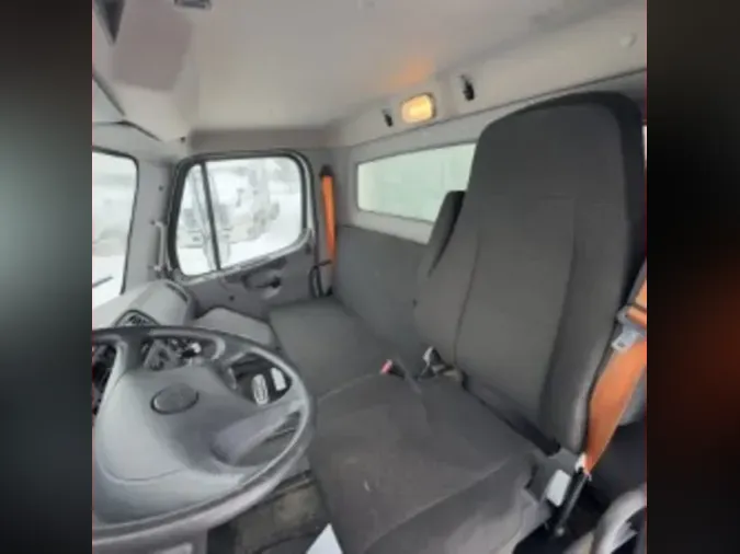 2023 FREIGHTLINER/MERCEDES M2 106