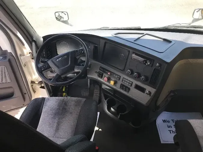 2018 Freightliner T12664ST