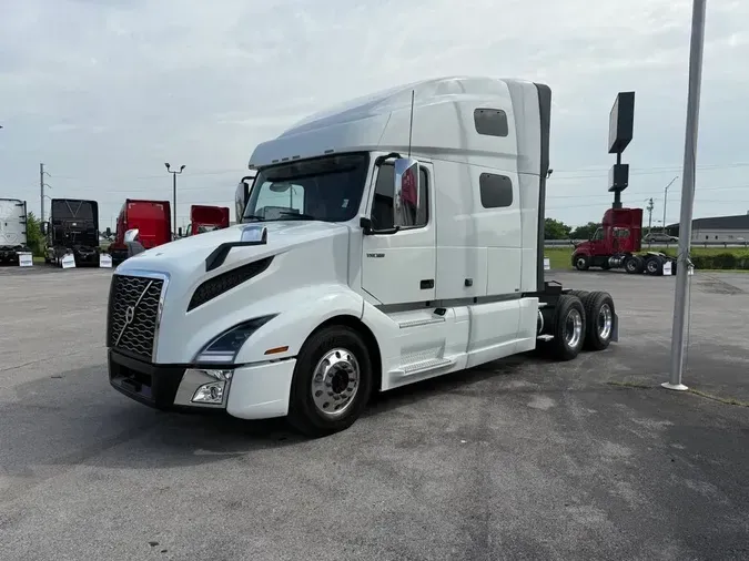 2020 VOLVO VNL64T760